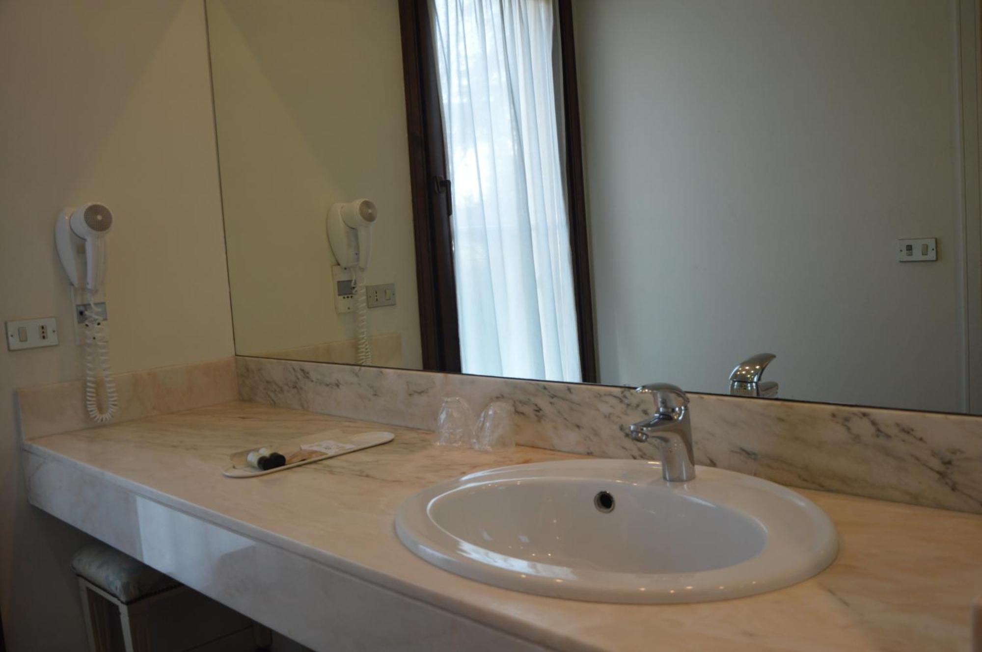 Blue Dream Hotel مونسيليسي المظهر الخارجي الصورة