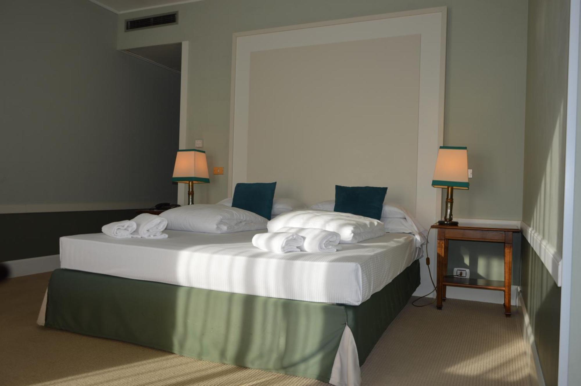 Blue Dream Hotel مونسيليسي المظهر الخارجي الصورة